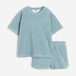 H&M Kids NWT Terry Short/Shirt Set new in packaging 4T